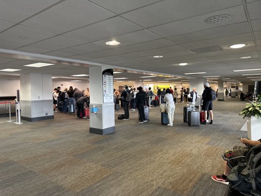 Hertz Car Rental - San Francisco - San Francisco International Airport (SFO) by null