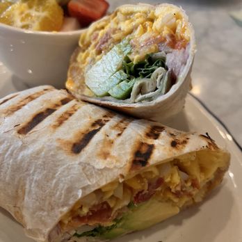 un caffe altamura - Breakfast burrito - Cafes Near Me - Manhattan Beach, California