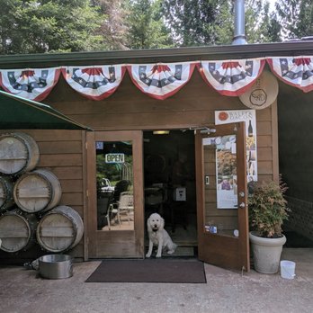 Walter Dacon Wines - Cute little winery with Beau the dog - Wineries Near Me - Shelton, Washington Walter Dacon Wines - Cute little winery with Beau the dog - Wineries Near Me - Shelton, Washington