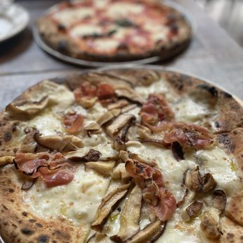 Ainslie - Boscaiola Pizza - Beer Gardens Near Me - Brooklyn, New York