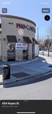 Phở Tau Bay by null