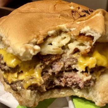 BurgerFi - White cheddar Mac and cheeseburger - American Near Me - Lawrenceville, Georgia