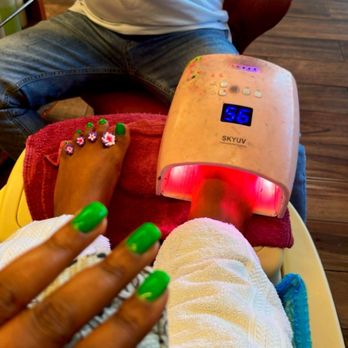 Hanah's Nail - Green for the luck ! - Nail Salons Near Me - Pinole, California