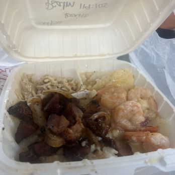 Trydis BBQ - Smoked meat- Creamy garlic shrimp - Food Trucks Near Me - Honolulu, Hawaii Trydis BBQ - Smoked meat- Creamy garlic shrimp - Food Trucks Near Me - Honolulu, Hawaii