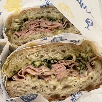 Chèvre - Mortadella ricotta pistachio pesto fire - Cheese Tasting Classes Near Me - Miami, Florida Chèvre - Mortadella ricotta pistachio pesto fire - Cheese Tasting Classes Near Me - Miami, Florida
