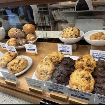 Levain Bakery - Back Bay, Boston - Bakeries Near Me - Boston, Massachusetts Levain Bakery - Back Bay, Boston - Bakeries Near Me - Boston, Massachusetts