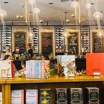 Vroman's Bookstore - Bookstores Near Me - Pasadena, California Vroman's Bookstore - Bookstores Near Me - Pasadena, California