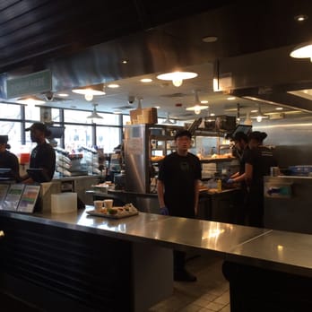 Shake Shack Harvard Square - The crew - Burgers Near Me - Cambridge, Massachusetts
