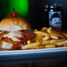 CARL’S TAVERN - Updated October 2025 - 82 Photos & 84 Reviews - 3386 ...