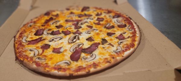 Lockal Bar & Pizzeria by null