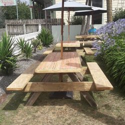 25 Somme Parade Cafe - Great outdoor settings
