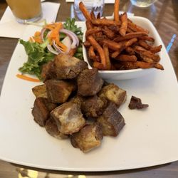 El Turpial Boricua - Fried pork very tender