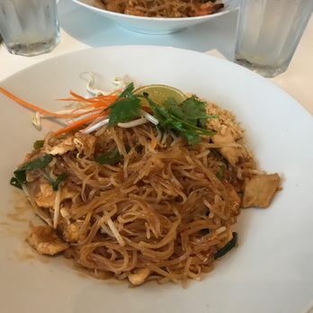 Mai Thai II - Pud Thai w/chicken - Thai Near Me - Concord, North Carolina Mai Thai II - Pud Thai w/chicken - Thai Near Me - Concord, North Carolina