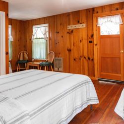 The Inn at Sugar Pine Ranch - Deluxe Cottage 4