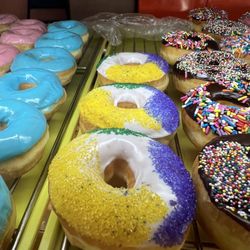 Town Donut & Breakfast Watson - Mardi Gras donut