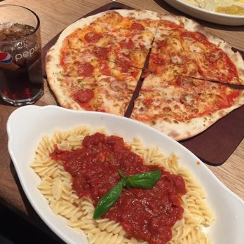 Pizza Emporio - Whatever you order, it's going to taste delicious. Trust me on that - Pizza Near Me - Barcelona, B