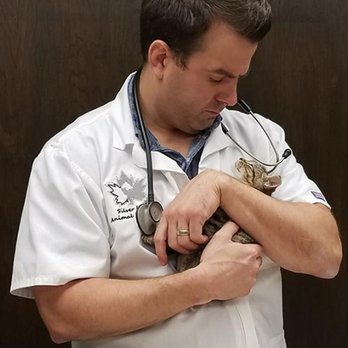 Silver Leaf Animal Hospital - Veterinarians Near Me - Moore, Oklahoma Silver Leaf Animal Hospital - Veterinarians Near Me - Moore, Oklahoma