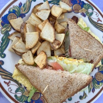 Rosie's Cafe - Breakfast BLT w/ Papas - Burgers Near Me - Grants, New Mexico