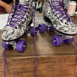 Five Stride Skate Shop - Changed my wheels and laces