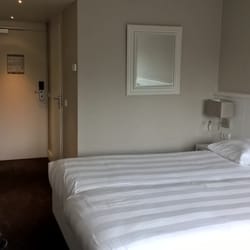 Van Der Valk - 2x single bed