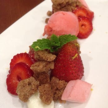MW Restaurant - Strawberry cheesecake - New American Near Me - Honolulu, Hawaii
