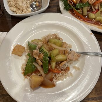 Benjarong Thai Restaurant - Love the big chunks of pineapple. - Thai Near Me - Monroe, Washington