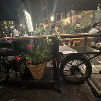 Convivo - Outdoor seating - Wine Bars Near Me - Florence, FI
