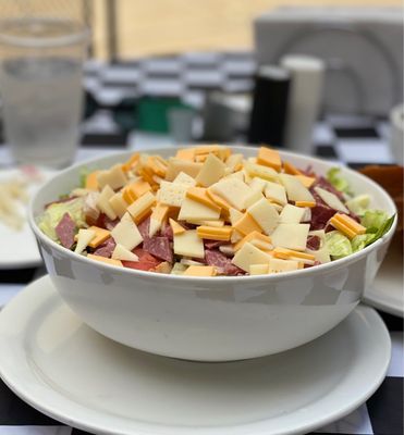 Val's Delicatessen by null