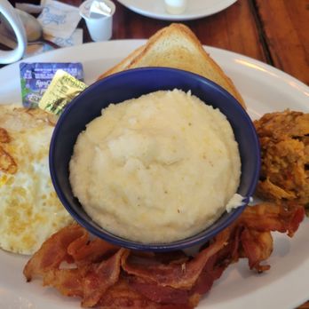 Tante Marie - Grits, Bacon, Eggs, toast and cajun potatoes. - Breakfast & Brunch Near Me - Breaux Bridge, Louisiana