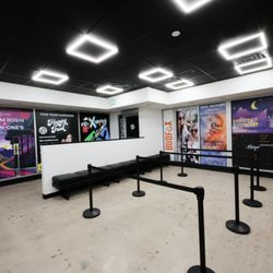 Jars Cannabis - JARS 16th St - lobby