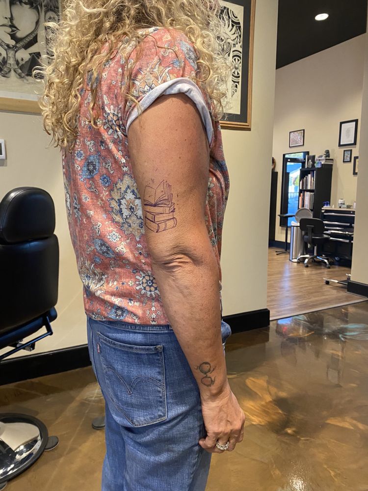 BODY GRAPHICS Updated August 2024 57 Photos & 61 Reviews 5303