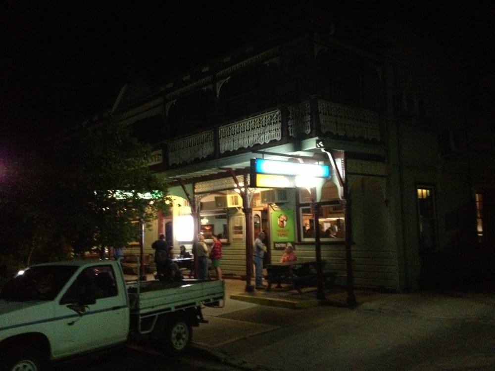 ERRINGHI PUB 21 Grey St, Clarence Town New South Wales, Australia
