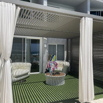 The Wayfarer San Diego - Poolside cabana - San Diego, CA