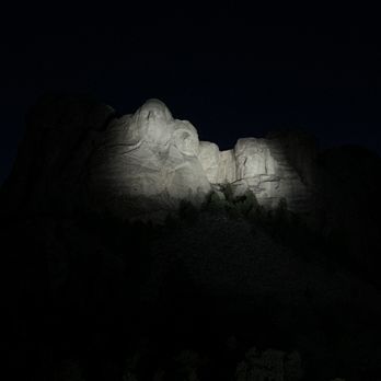 Mount Rushmore National Memorial - Landmarks & Historical Buildings Near Me - Keystone, South Dakota