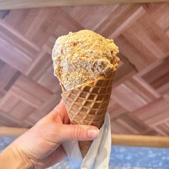 Salt & Straw - Cinnamon Snickerdoodle in waffle cone - Ice Cream & Frozen Yogurt Near Me - Manhattan Beach, California Salt & Straw - Cinnamon Snickerdoodle in waffle cone - Ice Cream & Frozen Yogurt Near Me - Manhattan Beach, California