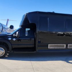 Monét Limousine - Corporate Transportation in Boerne Texas, San Antonio Texas and surrounding HillCountry areas.