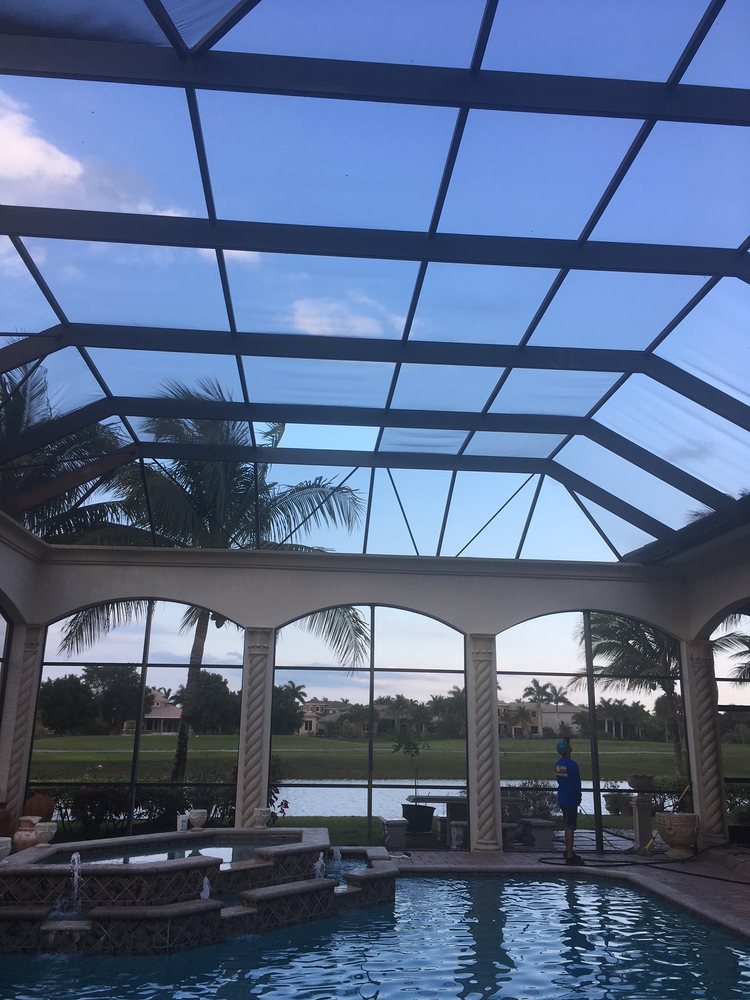 Slide of EBG Screen Enclosures & Techos De Aluminio