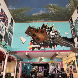 Woody's - Inside