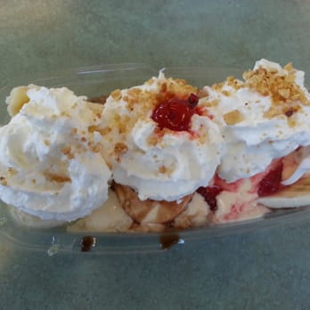 Fosters Freeze - My fave....BANANA SPLIT! - Ice Cream & Frozen Yogurt Near Me - Barstow, California Fosters Freeze - My fave....BANANA SPLIT! - Ice Cream & Frozen Yogurt Near Me - Barstow, California