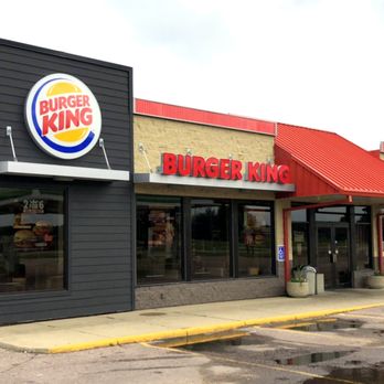 Burger King - Restaurant Exterior - Burgers Near Me - Beresford, South Dakota
