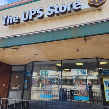 The UPS Store - Right on Main Street. - Shipping Centers Near Me - El Segundo, California The UPS Store - Right on Main Street. - Shipping Centers Near Me - El Segundo, California
