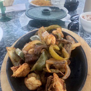 El Puerto Mexican Restaurant - Steak and shrimp fajitas - Mexican Near Me - Fox Lake, Illinois