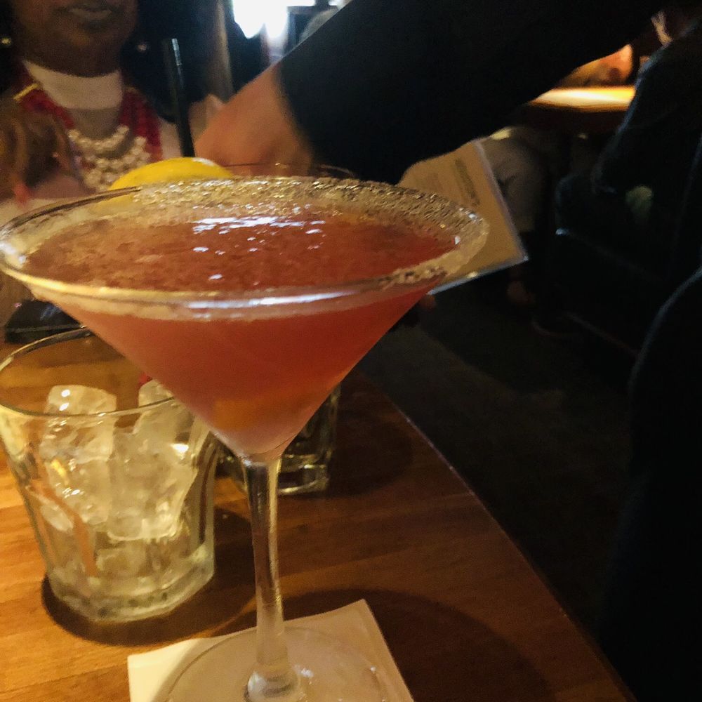 Houston's Restaurant - New American Near Me - Irvine, California