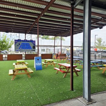 Drop Shots - Outdoor seating - Pickleball Near Me - Houston, Texas Drop Shots - Outdoor seating - Pickleball Near Me - Houston, Texas
