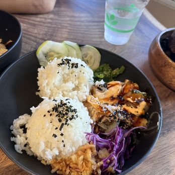 Tails Up Maui - Poke bowl - Seafood Near Me - Wailuku, Hawaii Tails Up Maui - Poke bowl - Seafood Near Me - Wailuku, Hawaii