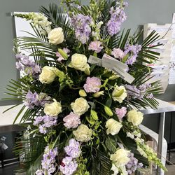 Dazio Floral - White roses instead of lavender, I asked to eliminate carnations & no willow sticks were present