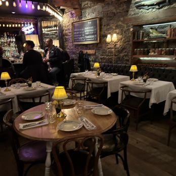 Barroco - Inside - Spanish Near Me - Montreal, Quebec Barroco - Inside - Spanish Near Me - Montreal, Quebec