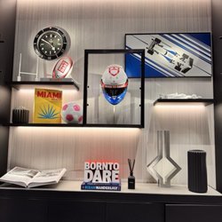 Westime - Tudor wall display