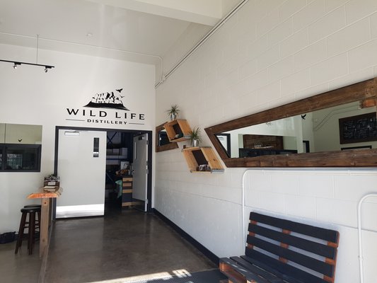 Wild Life Distillery & Cocktail Bar by null