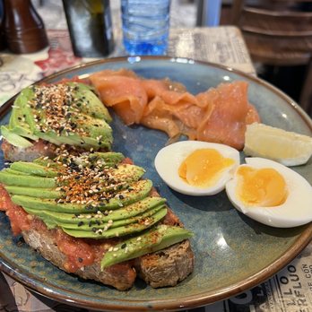 EL Perrito - Salmon Toast with Avacado - Food Near Me - Palma, PM